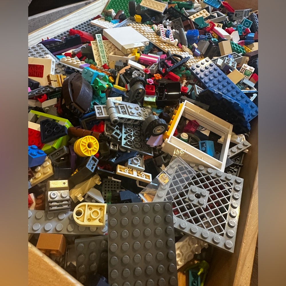 Lego Mixed Assorted Building Bricks Multicolor - Picture 2 of 3